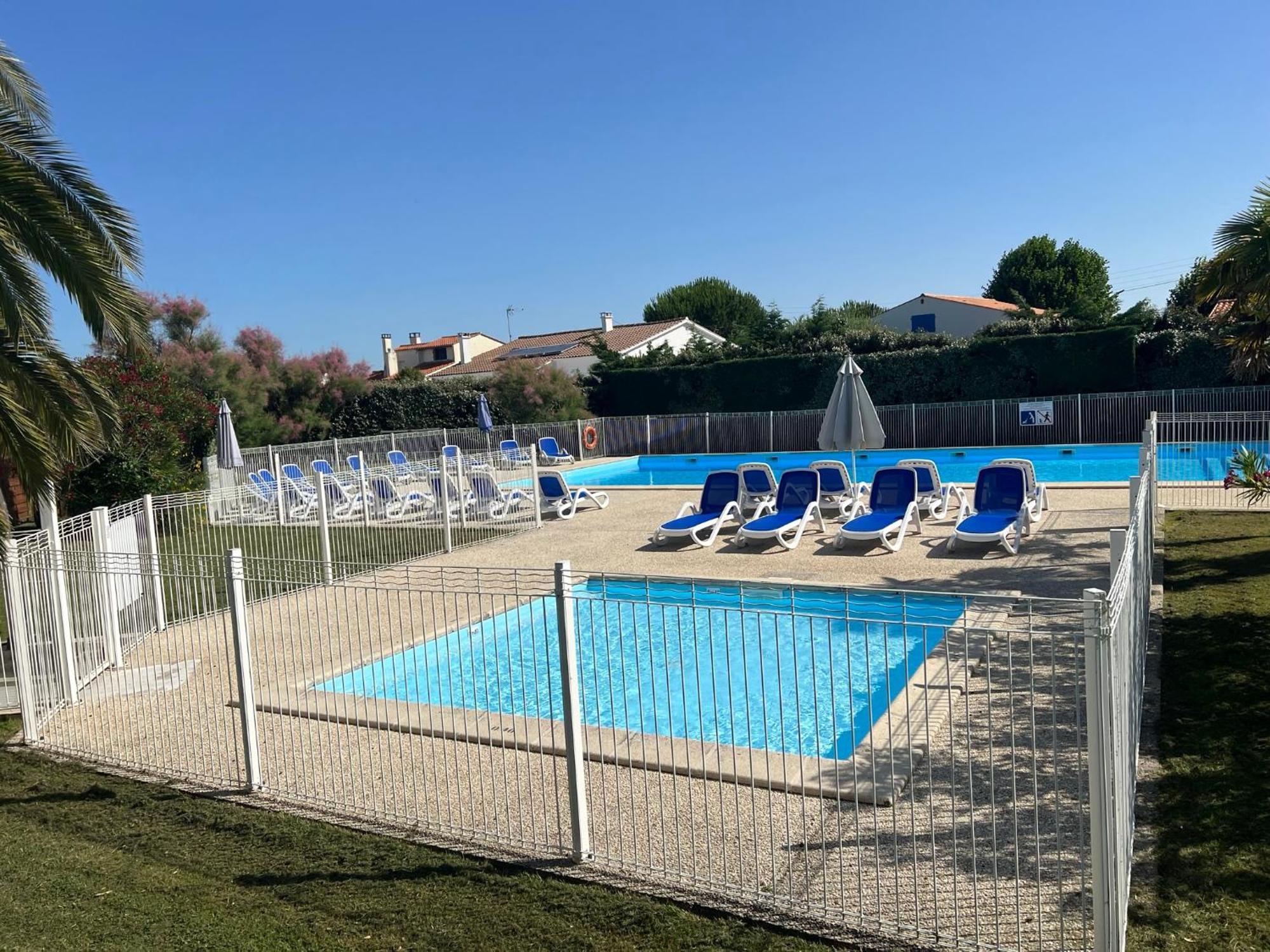 Les Amareyeurs - Ile D'Oleron - Maison Classee 3 Etoiles Avec Piscine - Clim - Velos Le Château-dʼOléron Buitenkant foto