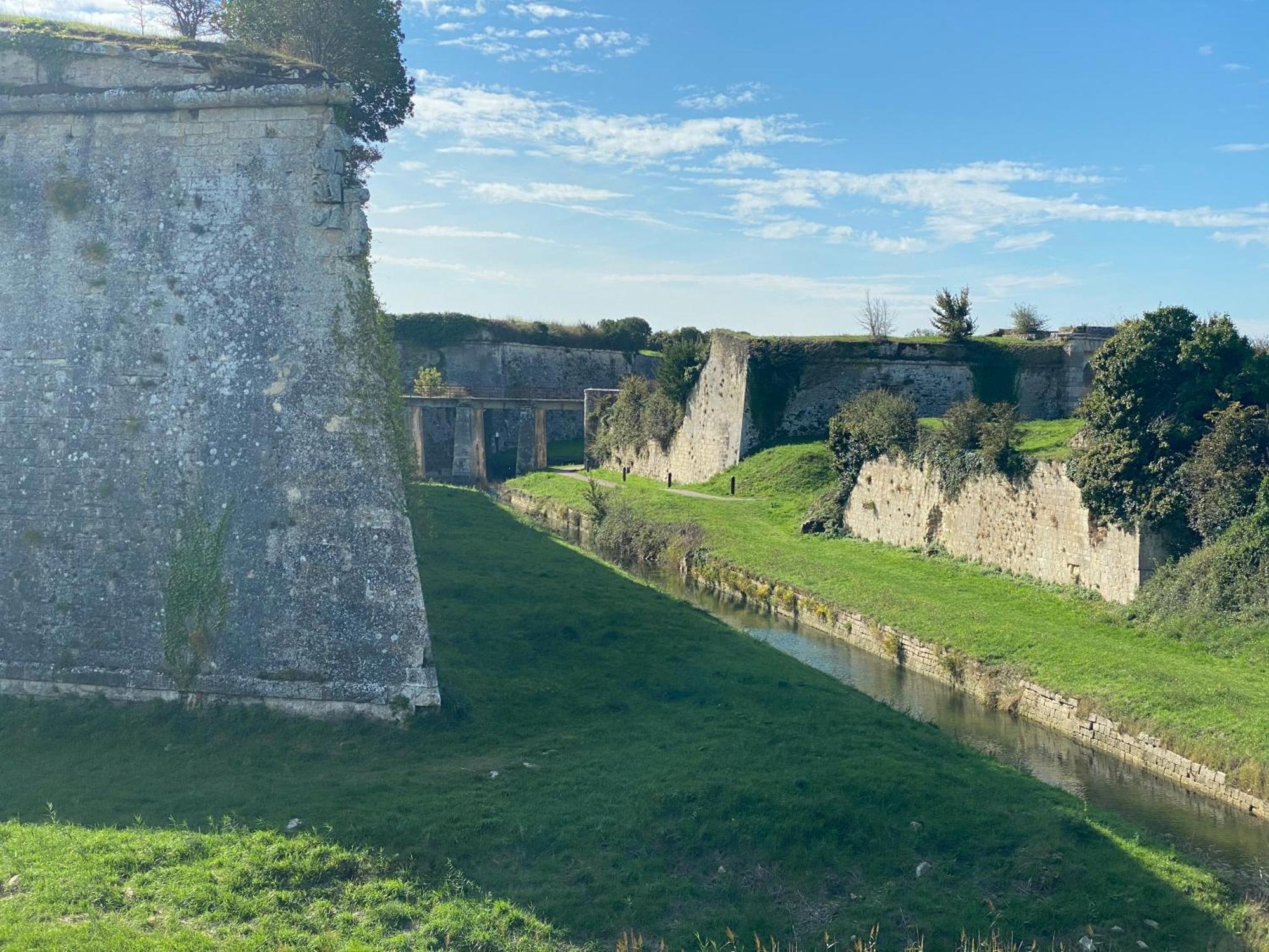 Les Amareyeurs - Ile D'Oleron - Maison Classee 3 Etoiles Avec Piscine - Clim - Velos Le Château-dʼOléron Buitenkant foto